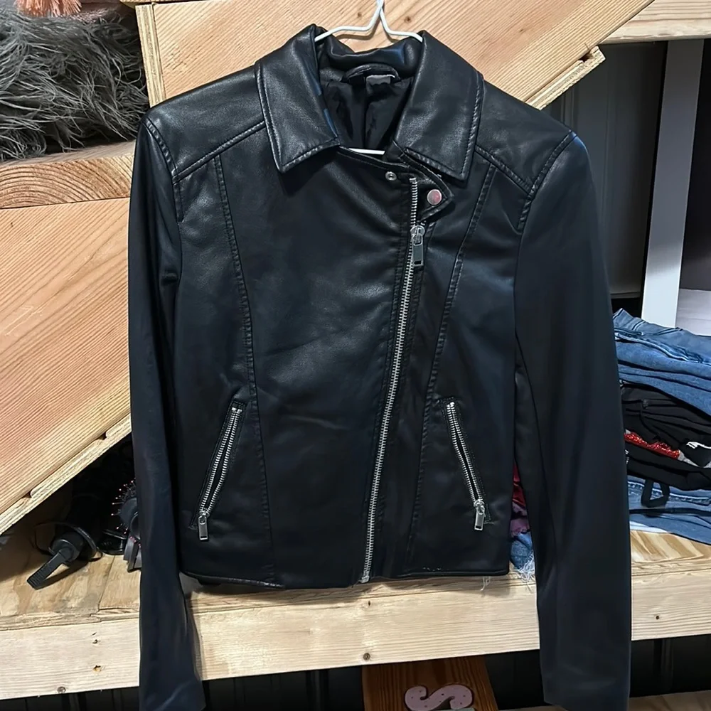 Leather jacket - Picture 1 of 2